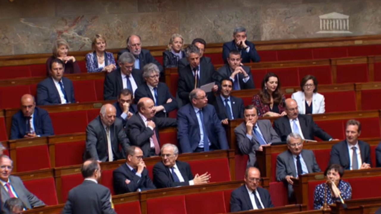 Najat Vallaud-Belkacem provoque le départ de députés de droite de l'Assemblée nationale