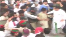 See What Happened With PTI MPA Ayesha Gulalai In Bannu Jalsa