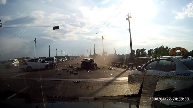 Страшное ДТП на мосту Патона в Киеве