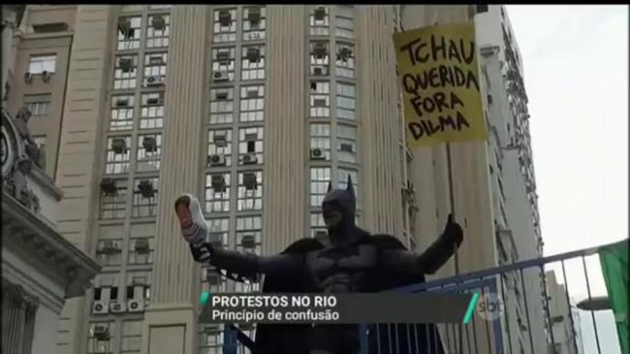 Manifestantes contra e a favor do impeachment vão às ruas em todo o país