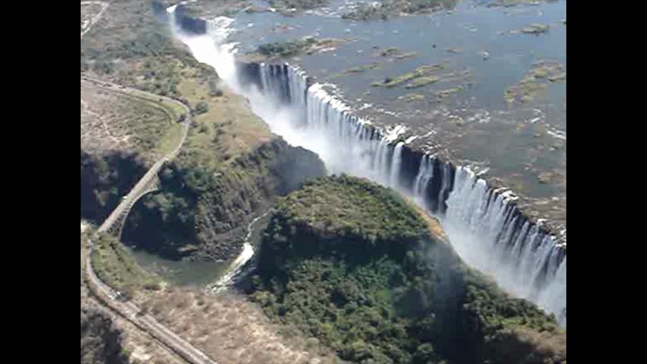 Survol en hélicoptère des Chutes Victoria - Incentive Travel