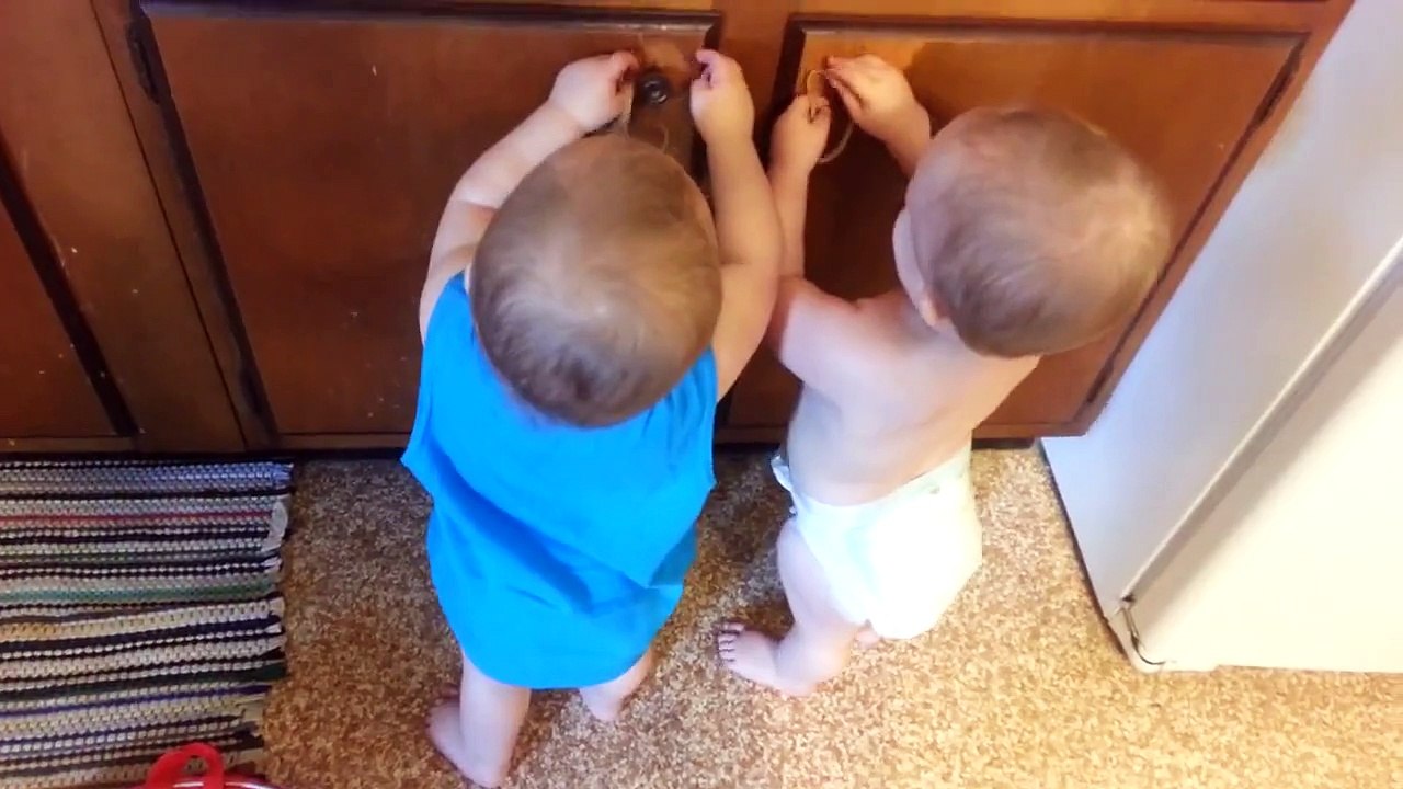 These Two Rubber Band Babies Are The Cutest Thing :) :)