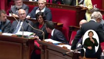 Valls s'en prend méchamment à Macron à l'Assemblée nationale