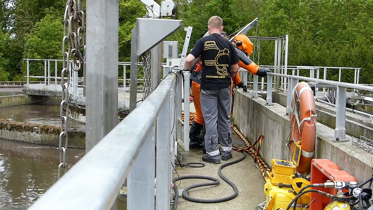 Travaux d'entretien dans la station d'épuration de Péronne
