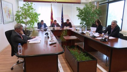 Ekspertët: Nuk do të ketë zgjedhje, kriza po thellohet