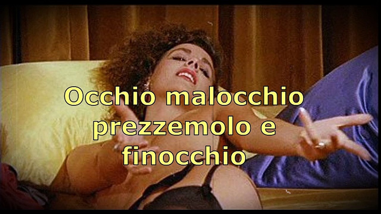 Video divertenti: Johnny Dorelli e la signora bisognosa d'aiuto!