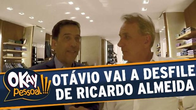 Otávio Mesquita vai ao desfile do estilista Ricardo Almeida