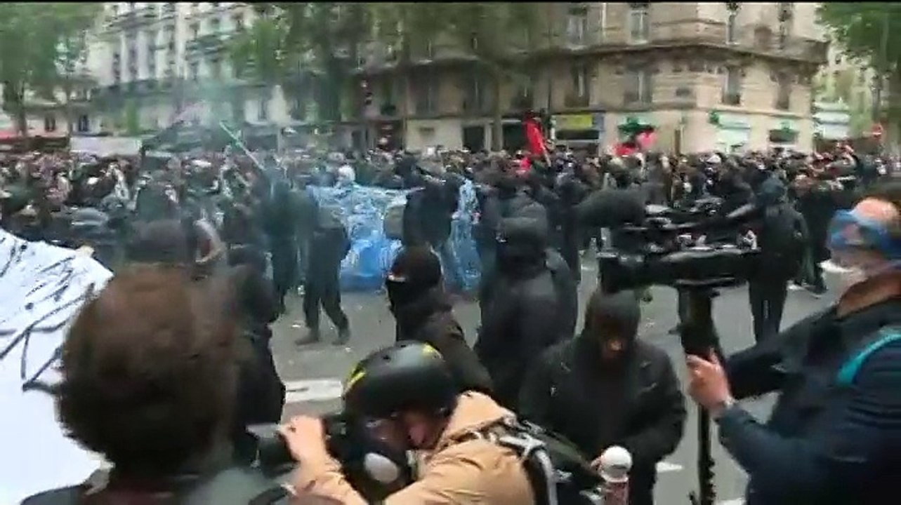 La France apaisée de François Hollande - Cela va mieux!  [12.05.2016]
