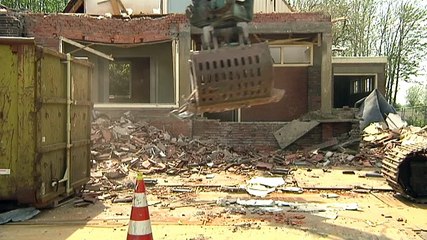 NAM sloopt aangekocht huis in Zijldijk - RTV Noord