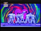 Mehwish Hayat Dance Performance in Pakistani Award Show 2016