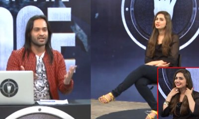 Girl proposing Mian Mansha in Waqar Zaka Show