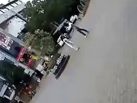 Whats Happening On Road ? Must Watch-Funny Videos-Whatsapp Videos-Prank Videos-Funny Vines-Viral Video-Funny Fails-Funny Compilations-Just For Laughs