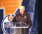 Mark Messier speaks at Edmonton ceremony