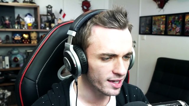 Attack on Titan Fan Game . . . Prêt à buter du titan !!! (Squeezie) #humour #jeu vidéo