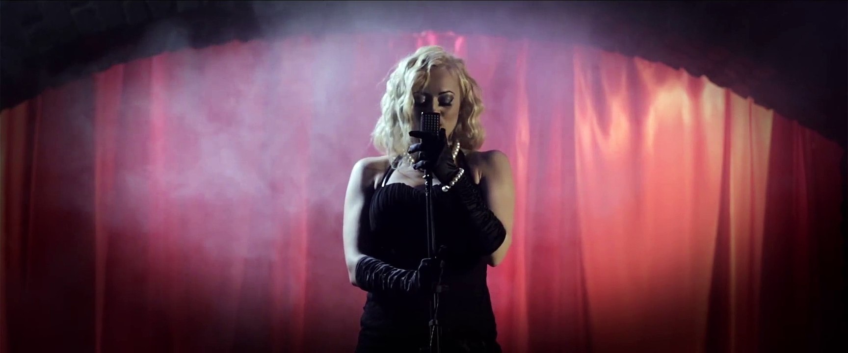 ΣΜ| Σία Μονακού - Εφήμερη αγκαλιά    | (Official ᴴᴰvideo clip)  Greek- face