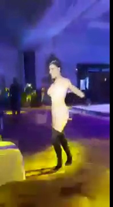 Sunny leone @live dancing in 5 star hotel