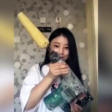 Как быстро есть кукурузу. Не повторяйте (слабонервным не смотреть)