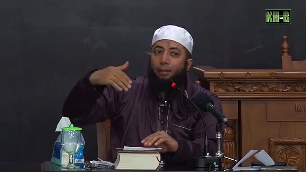 Ustad Khalid Basalamah - Apakah Fatwa dari Madzhab Imam Syafii dan Tiga Imam Madzhab Lainnya Tidak Boleh Disalahkan