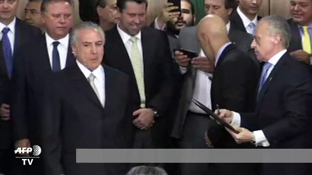 Brésil: le nouveau gouvernement de Temer entre en fonction