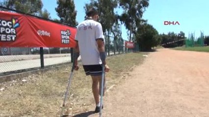 Antalya Engel Tanımadı, Futbolla Hayata Tutundu