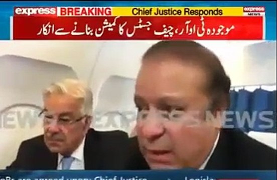 PM rangay hathun pakray gae hain - Hakumat chahe tu Parliament mein mamla hal kerwa le yan phir sarkon pe - Asad Umer