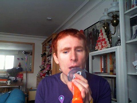 Wiwi égratigne la lune brille pour toi de Vanessa Paradis