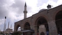 Edirne Eski Cami Cuma Vaktine Çiçeklerle Hazırlandı