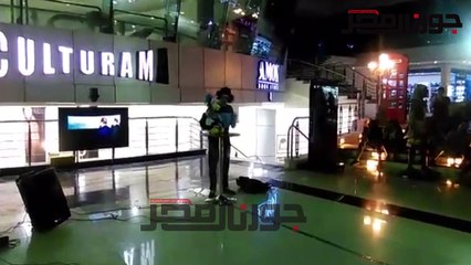 عروض " الكلام من خلال البطن " بميدان  سوهو سكوير فى شرم الشيخ يجذب السائحين