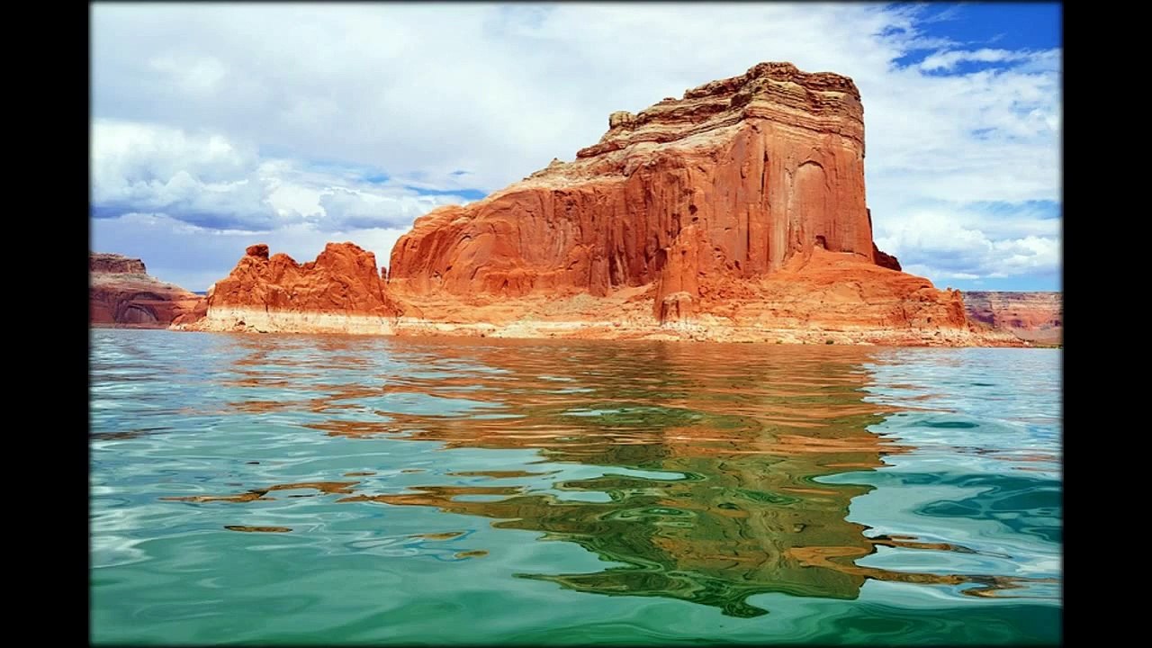 The artificial lake Powell on the Colorado Rive...