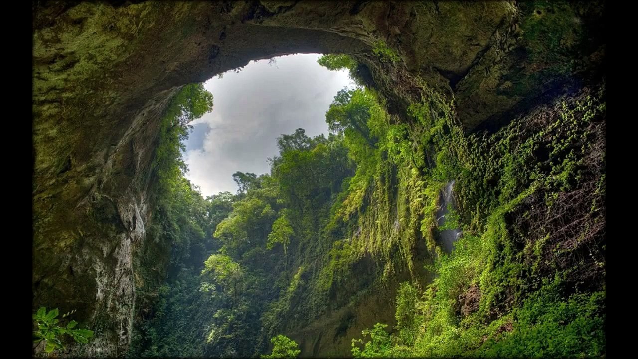 Son oong Cave - the largest cave in the world...
