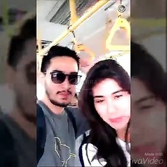 Kemesraan Jeje Govinda & Syahnaz Sadiqah di Dalam Bus