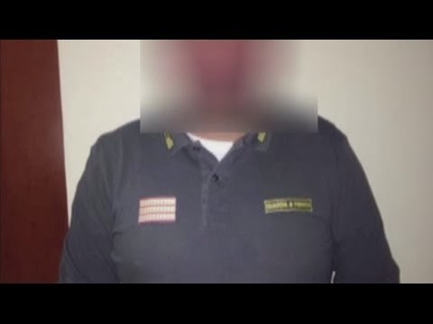 Nola (NA) - Aste giudiziarie per auto, denunciato falso finanziere (13.05.16)