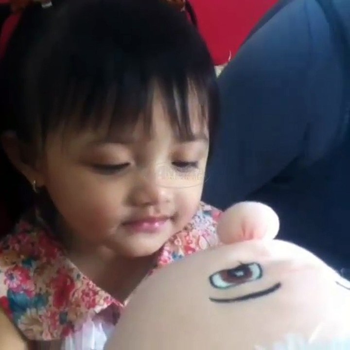 Video Arsy Addara Lagi Maen Boneka Sama Oma l Anang Hermansyah & Ashanty