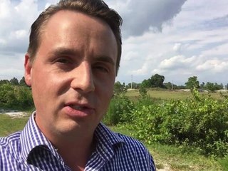 Digital Short: Man loses arm to gator while running from cops