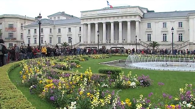 Malgré l'interdiction du préfet les étudiants ont défilé à Tours