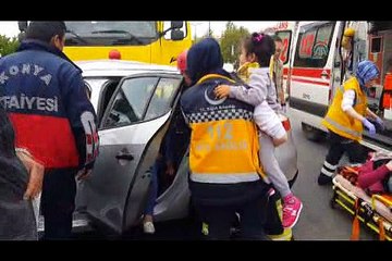 Otomobille tır çarpıştı: 7 yaralı