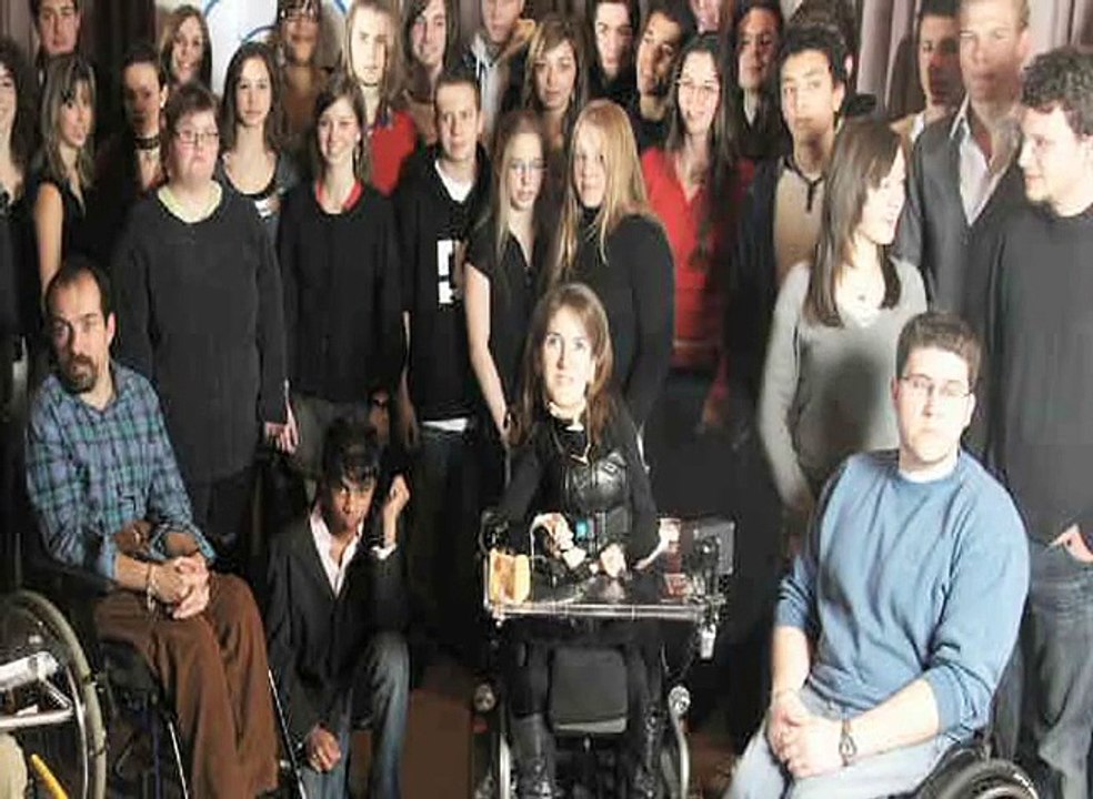 Atteinte d’une maladie génétique rare, grâce à Orianne et Phil Collin, elle sort un 2e album