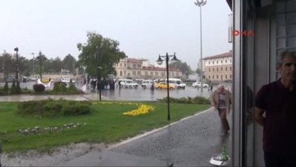 Sivas'ta Ani Yağmur Hayatı Olumsuz Etkiledi