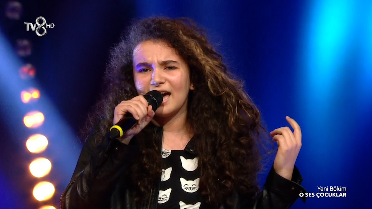 Azra Azatoğlu 'Shake İt Of' - O Ses Çocuklar 11 Mayıs 2016