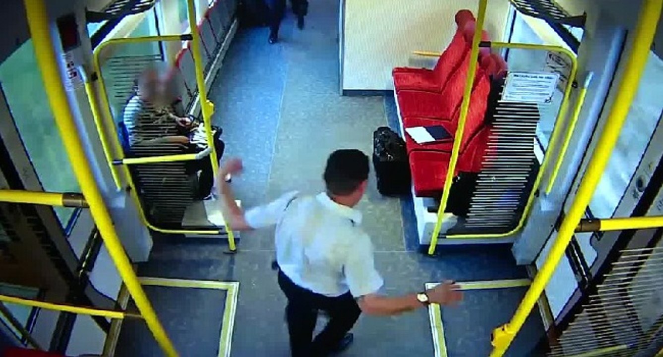 La fuite d'un conducteur de train juste avant une collision avec un camion