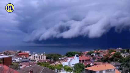 Fenomena Alam Aneh Awan Tsunami Di Sydney Australia