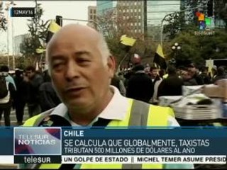 Multitudinaria protesta de taxistas en Chile contra Uber y Cabiby