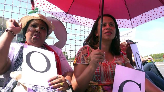 Manifestantes tentam invadir Palácio do Planalto