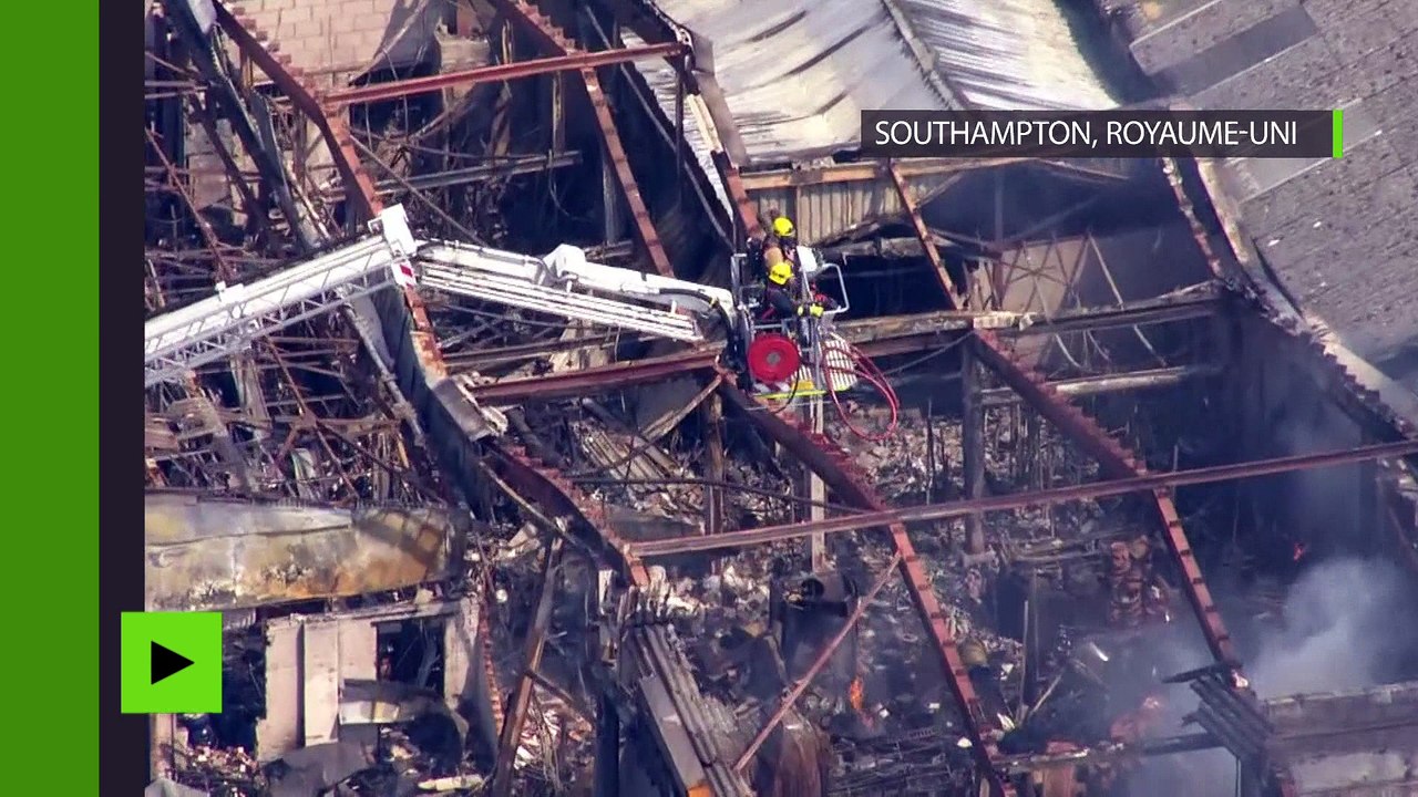 La fête sans fin : explosions à répétition dans une usine de feu d’artifice en Grande-Bretagne