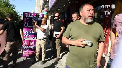 الفنان الصيني اي واي واي يصور فصولا من فيلم حول اللاجئين في غزة