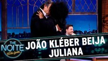 João Kléber beija Juliana