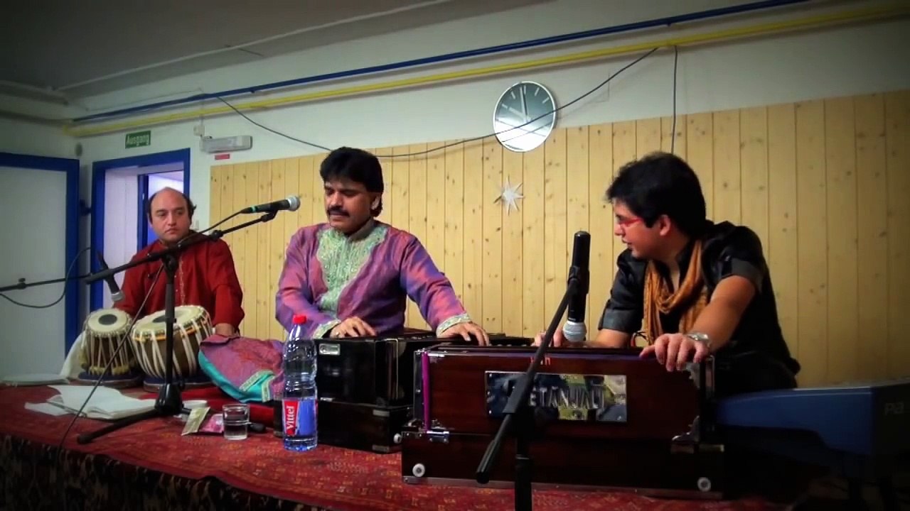 Ustad Ghulam Abbas Khan and Siher Nikzad Live - Dunya Farsi Ghazal[1]