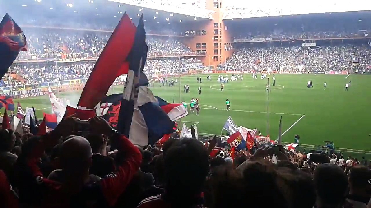 Festa in Gradinata Nord dopo Sampdoria -Genoa 0-3.