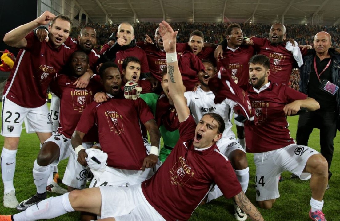 La joie des joueurs du FC Metz après leur montée en Ligue 1 vendredi à Lens