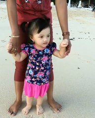 Video Lucu Arsy Addara Geli Sama Pasir di Pantai l Anang Hermansyah & Ashanty